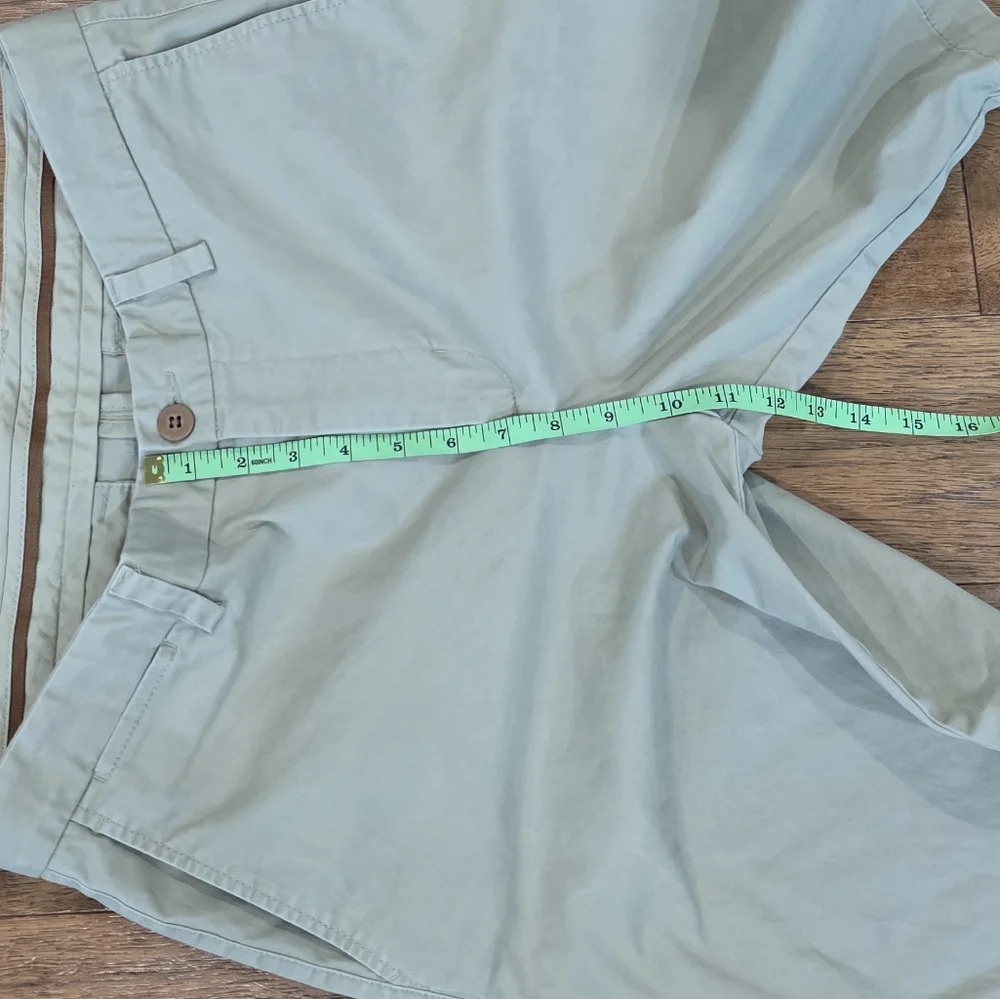 Tommy Bahama Classic Flat Front Stretch Casual Khaki Shorts 10 Inch Inseam. 34 - Picture 8 of 10